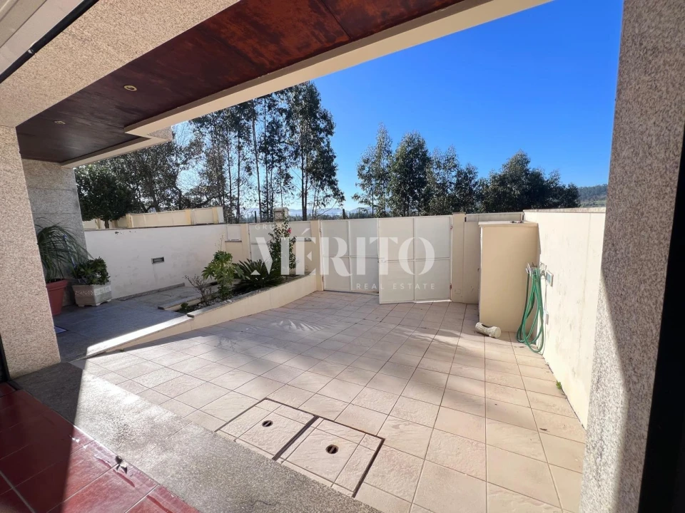 Moradia T4 para Venda em Lomar e Arcos Foto 16