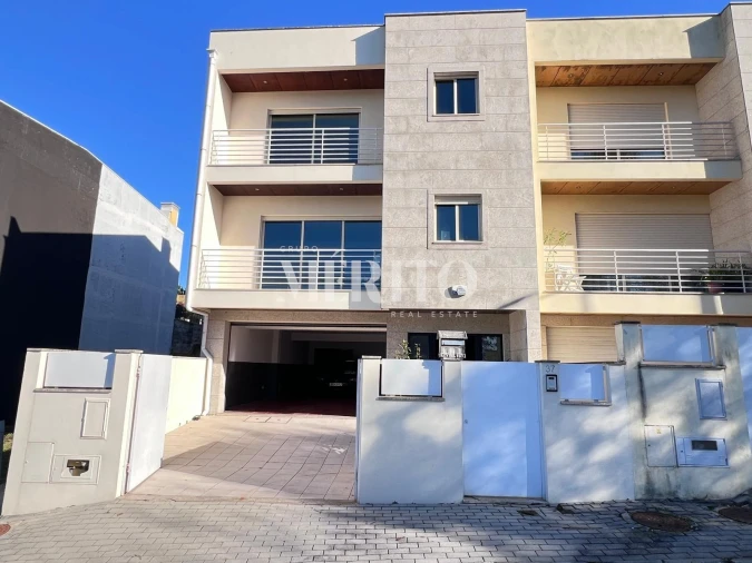 Moradia T4 para Venda em Lomar e Arcos Foto 1