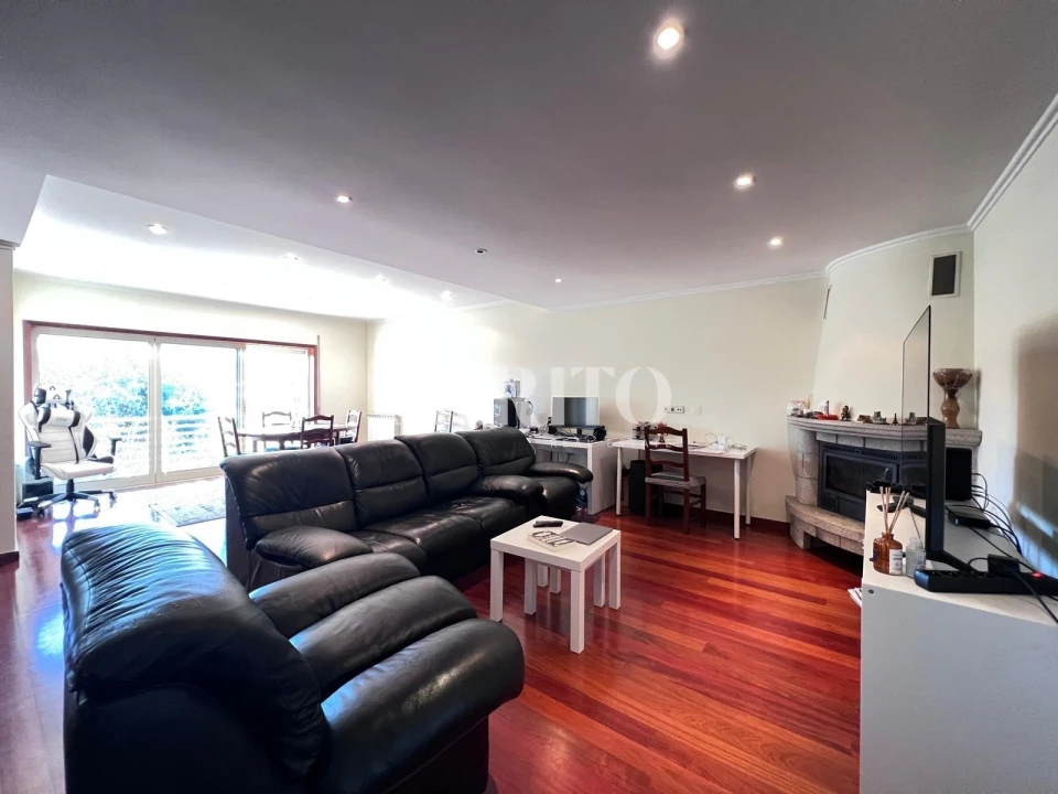 Moradia T4 para Venda em Lomar e Arcos Foto 4