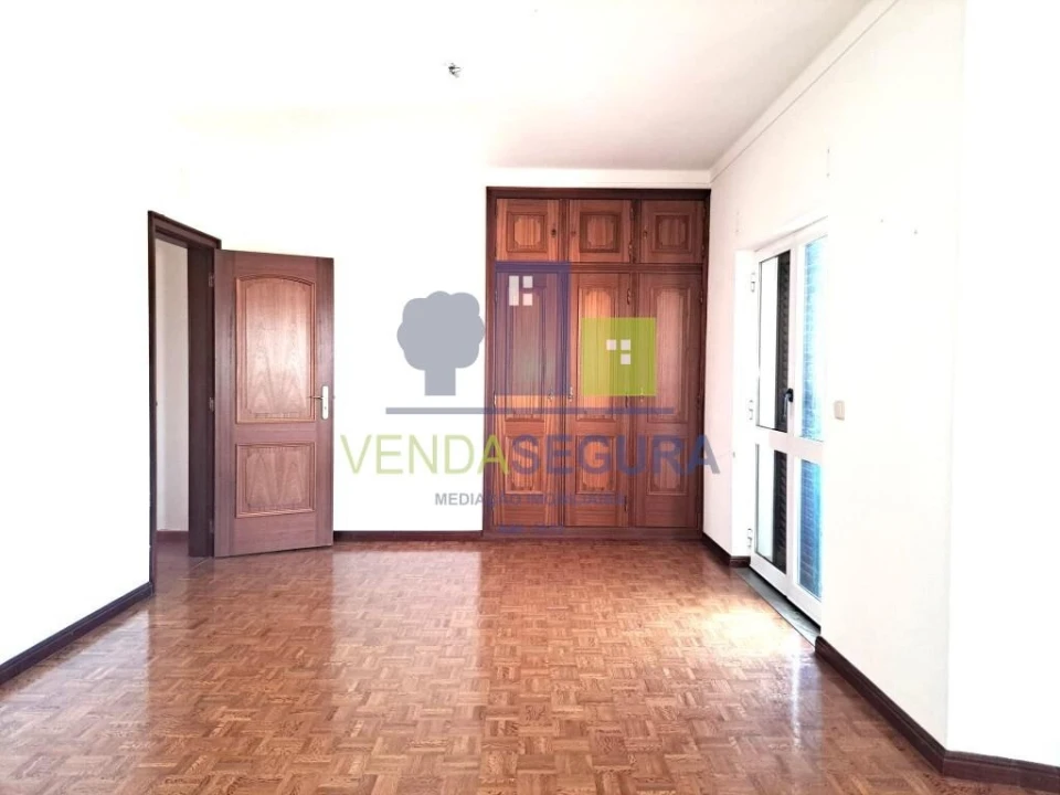 Moradia T4 para Venda em Vila Nova de São Bento e Vale de Vargo Foto 3