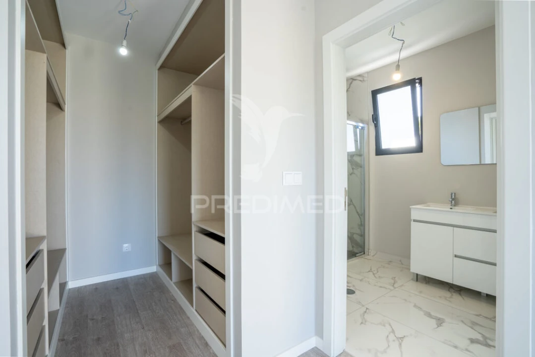 Moradia T3 para Venda em São Roque Foto 12
