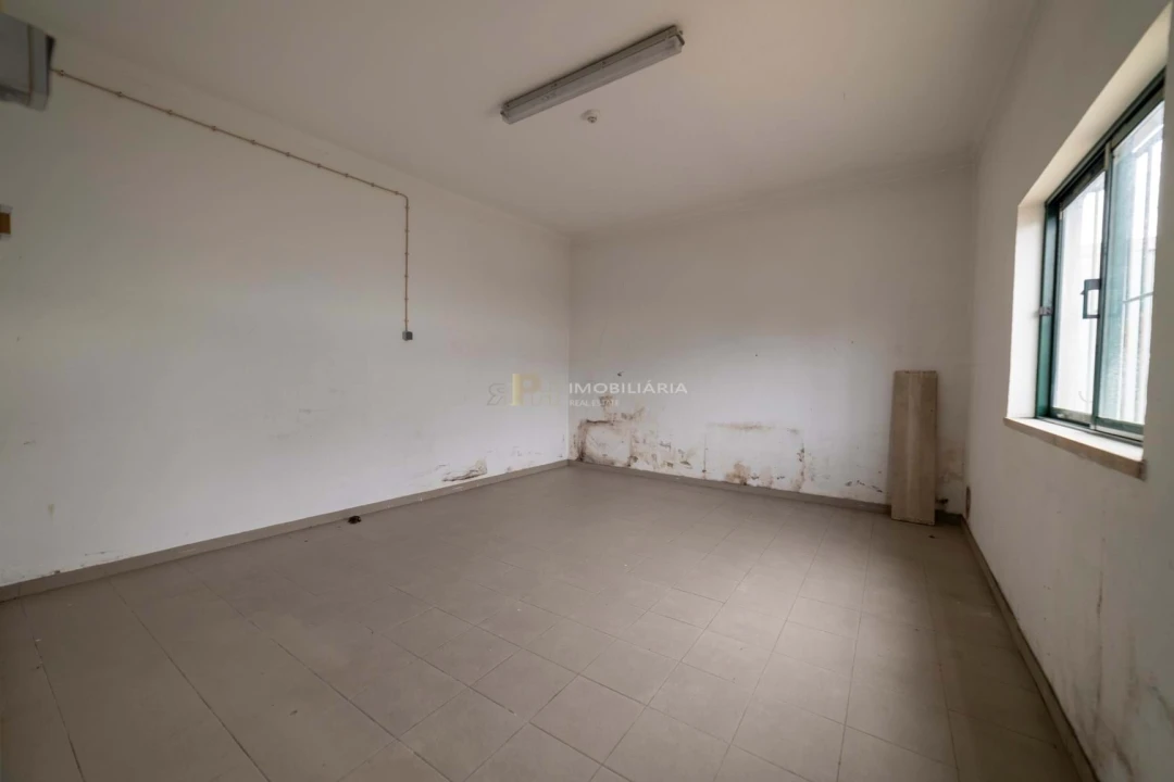 Armazém para Venda em Almeirim Foto 21