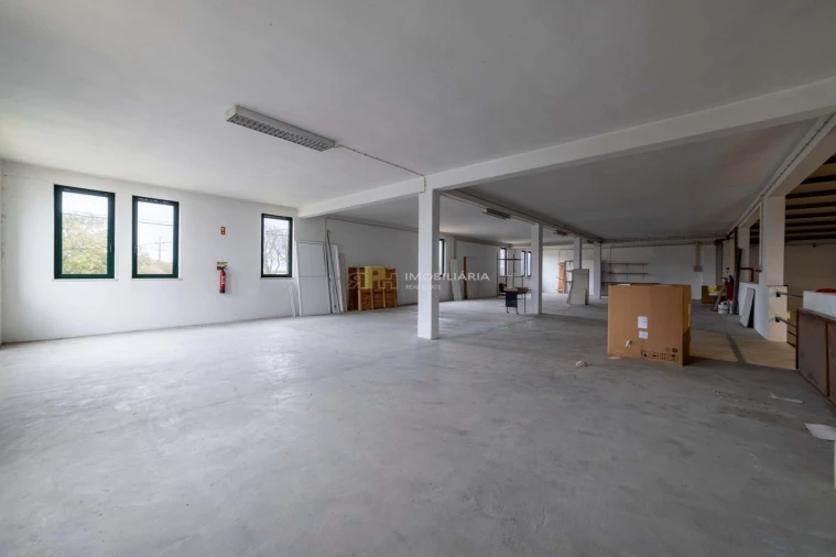 Armazém para Venda em Almeirim Foto 13