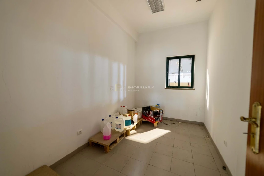 Armazém para Venda em Almeirim Foto 20