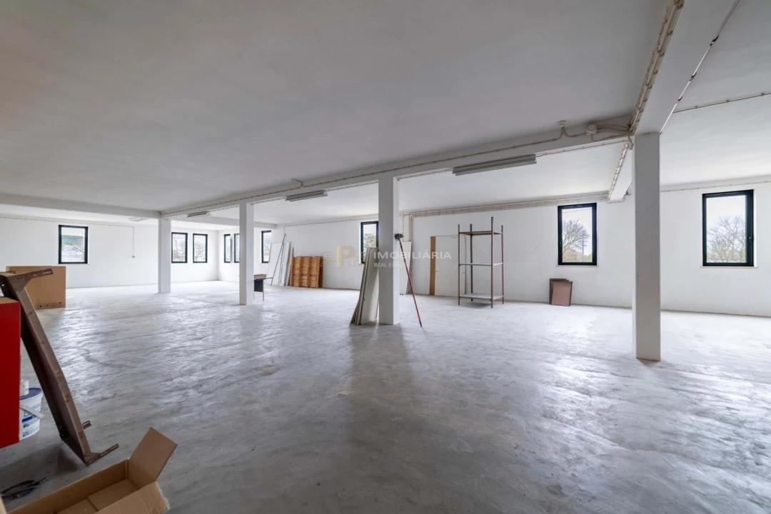 Armazém para Venda em Almeirim Foto 24