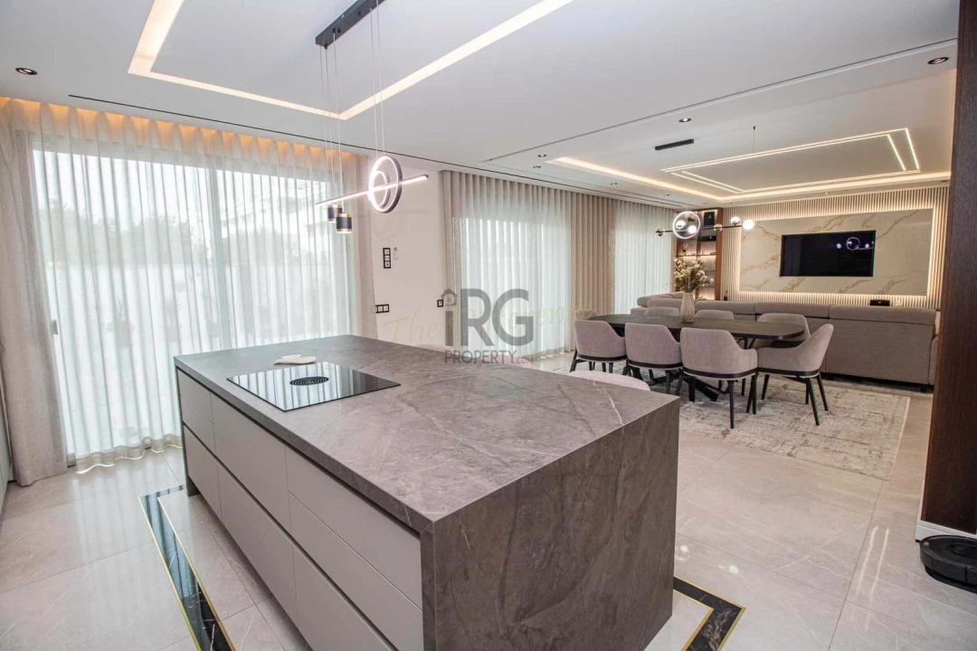 Moradia T4 para Venda em Almancil Foto 1