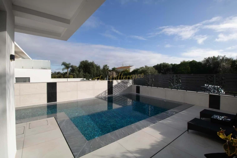 Moradia T4 para Venda em Almancil Foto 35