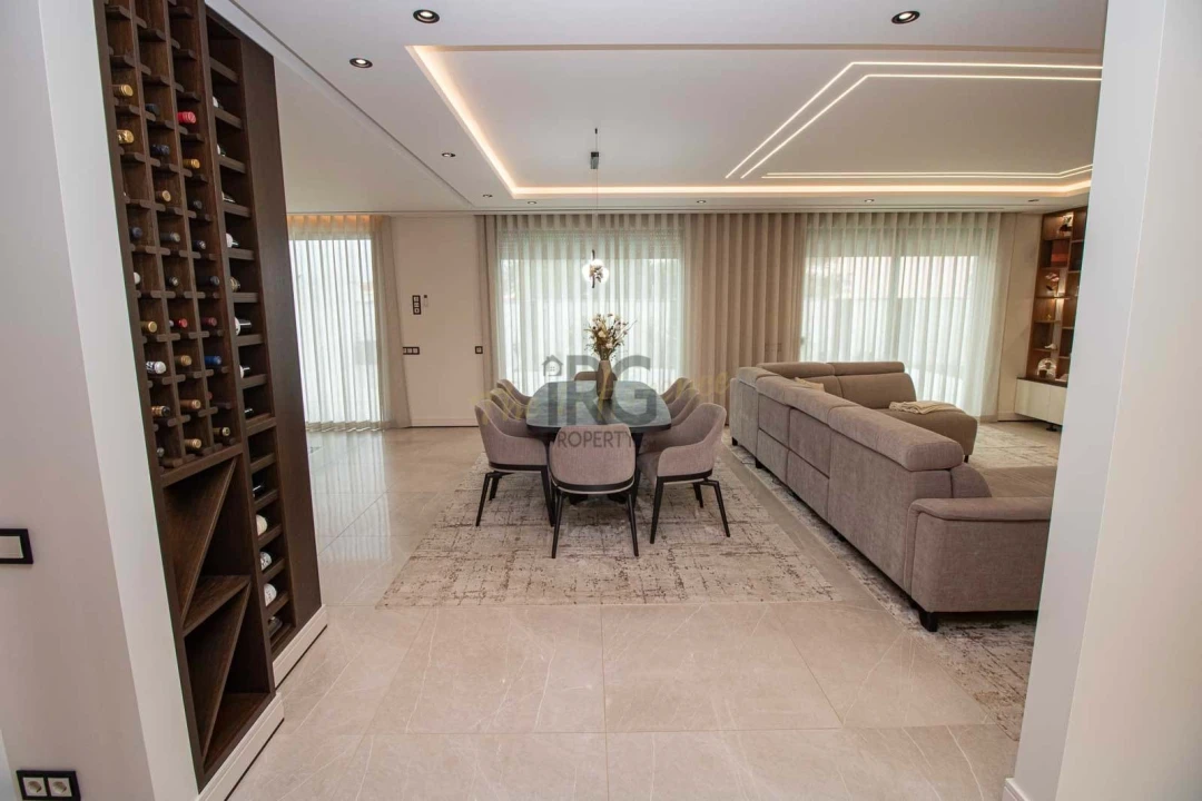 Moradia T4 para Venda em Almancil Foto 5