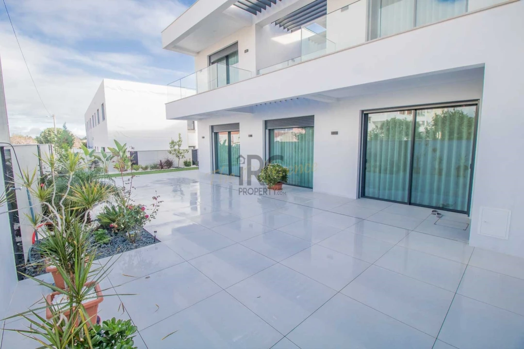 Moradia T4 para Venda em Almancil Foto 3