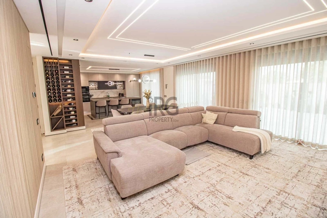 Moradia T4 para Venda em Almancil Foto 9