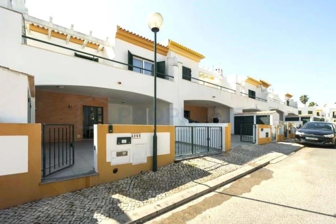 Moradia T3 para Venda em Albufeira e Olhos de Água Foto 1
