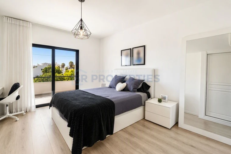 Moradia T3 para Venda em Albufeira e Olhos de Água Foto 4