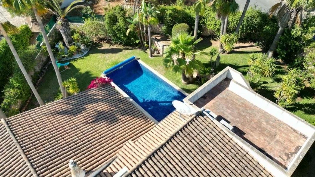 Moradia T4 para Venda em Guia Foto 31