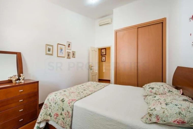 Moradia T4 para Venda em Guia Foto 18