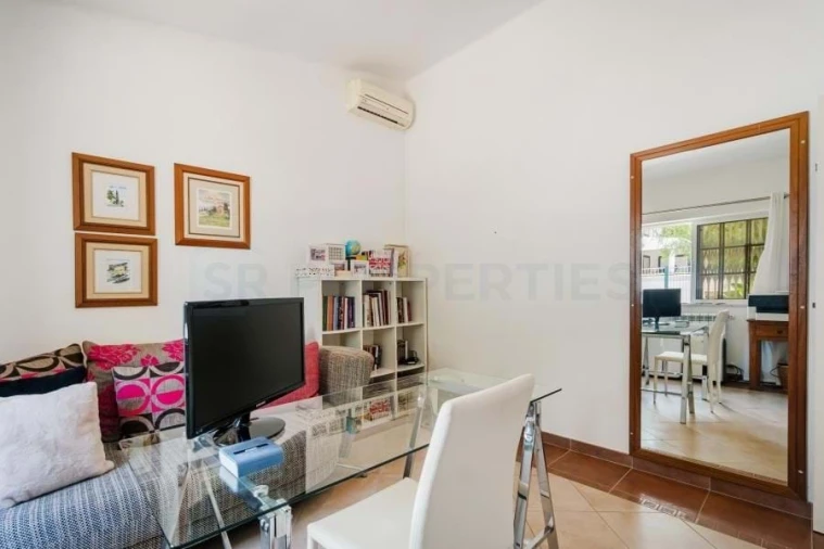 Moradia T4 para Venda em Guia Foto 22