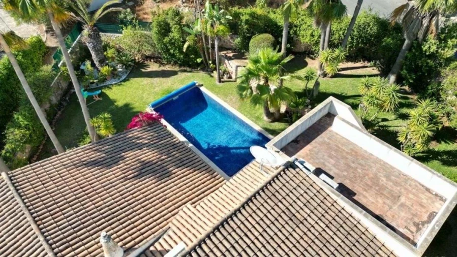 Moradia T4 para Venda em Guia Foto 31