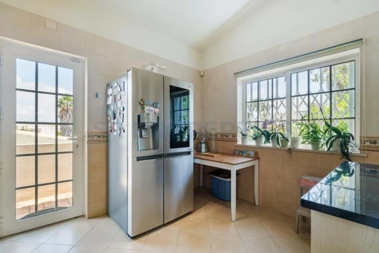 Moradia T4 para Venda em Guia Foto 14