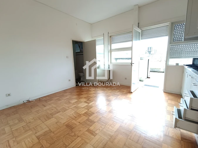 Apartamento T1 para Arrendamento em Lordelo do Ouro e Massarelos Foto 3