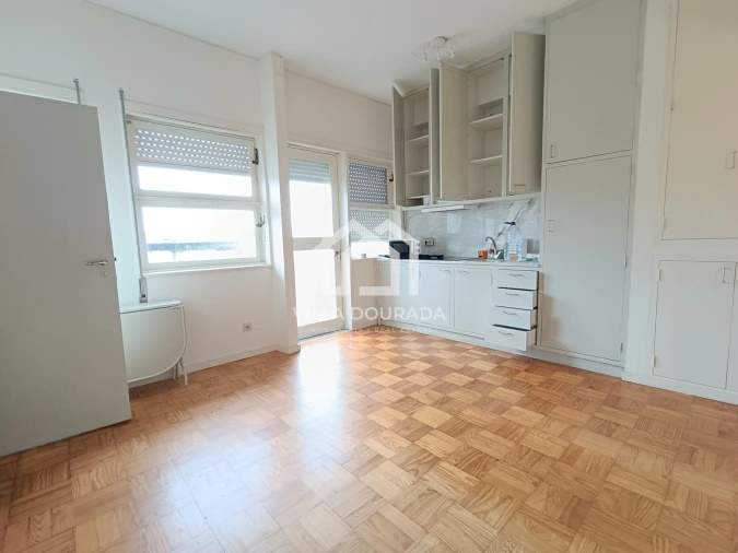 Apartamento T1 para Arrendamento em Lordelo do Ouro e Massarelos Foto 2