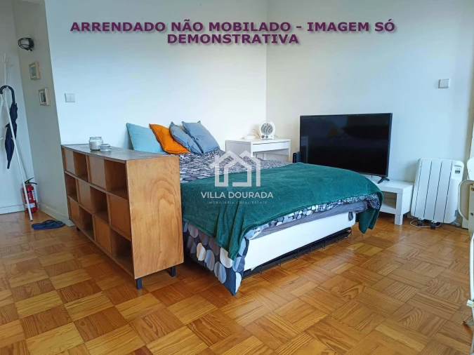 Apartamento T1 para Arrendamento em Lordelo do Ouro e Massarelos Foto 11