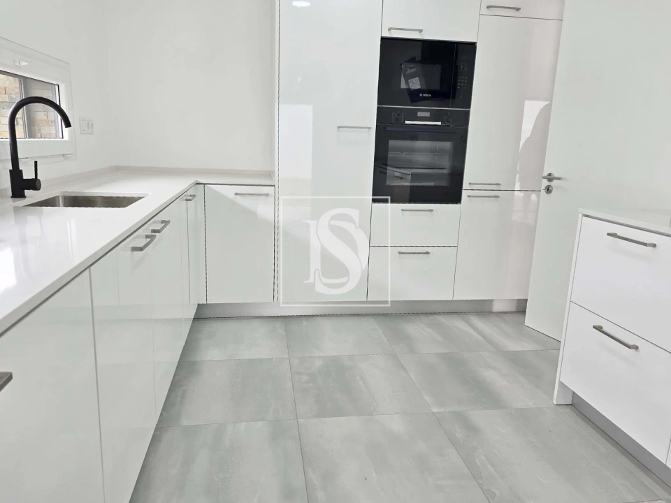 Moradia T4 para Venda em Charneca de Caparica e Sobreda Foto 30