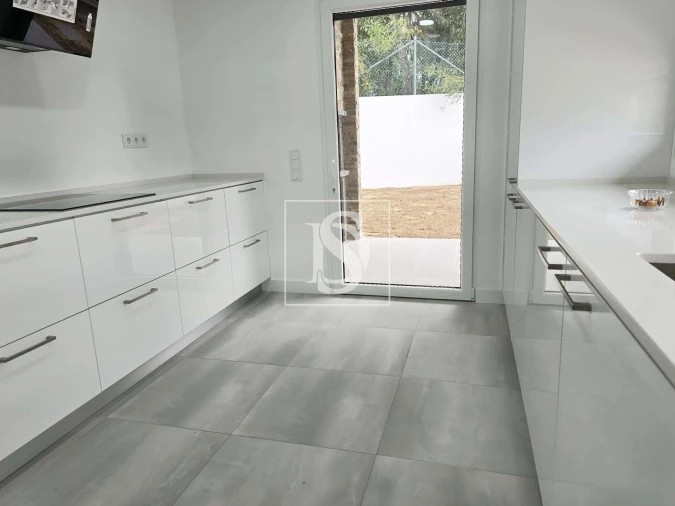 Moradia T4 para Venda em Charneca de Caparica e Sobreda Foto 31