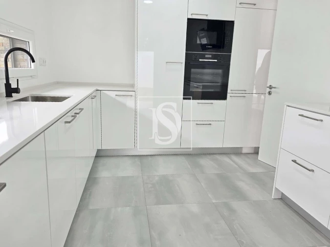 Moradia T4 para Venda em Charneca de Caparica e Sobreda Foto 30