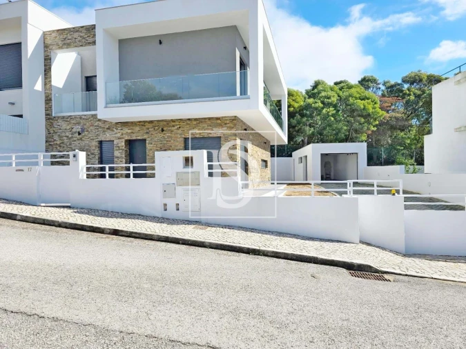 Moradia T4 para Venda em Charneca de Caparica e Sobreda Foto 3