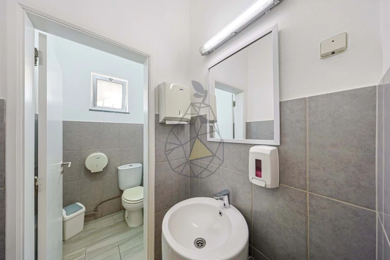 Prédio para Venda em Alvor Foto 46