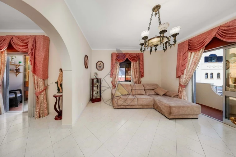 Prédio para Venda em Alvor Foto 4