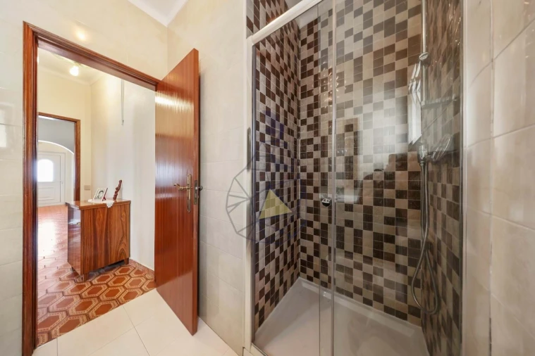 Prédio para Venda em Alvor Foto 26