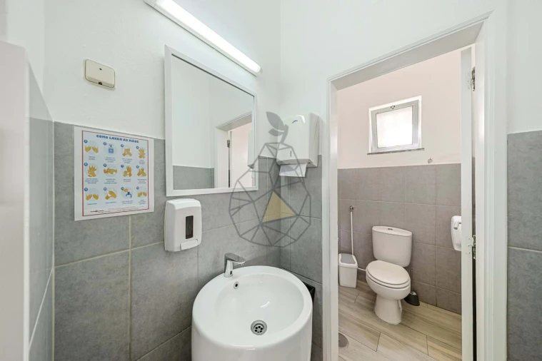 Prédio para Venda em Alvor Foto 44