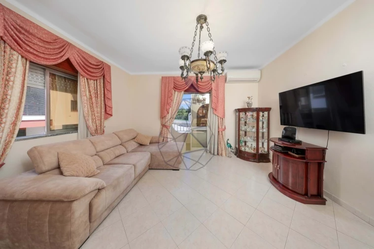 Prédio para Venda em Alvor Foto 3