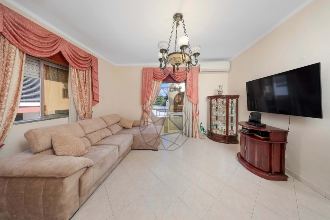 Prédio para Venda em Alvor Foto 3