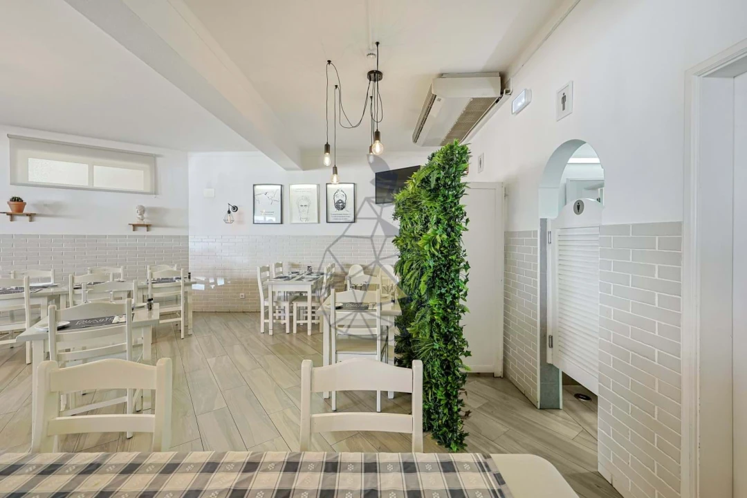 Prédio para Venda em Alvor Foto 48