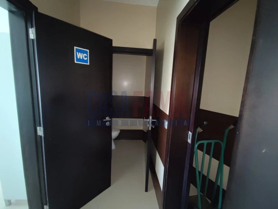 Loja para Arrendamento em Silveiros e Rio Covo (Santa Eulália) Foto 3