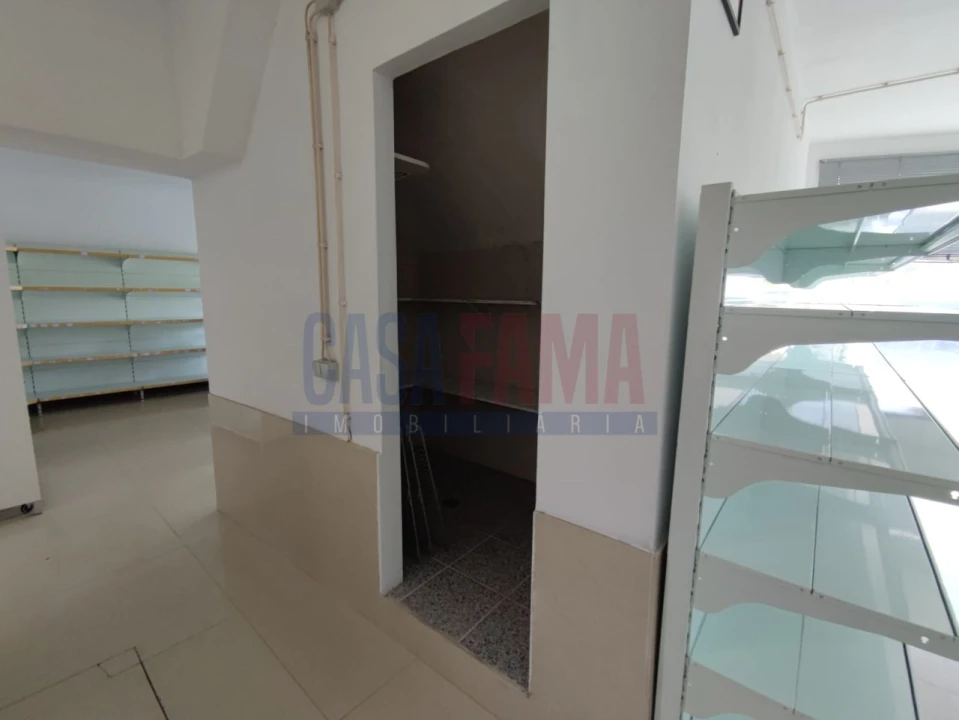 Loja para Arrendamento em Silveiros e Rio Covo (Santa Eulália) Foto 5