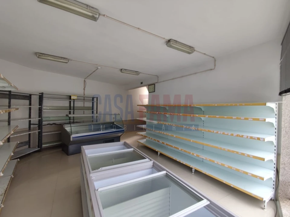 Loja para Arrendamento em Silveiros e Rio Covo (Santa Eulália) Foto 10