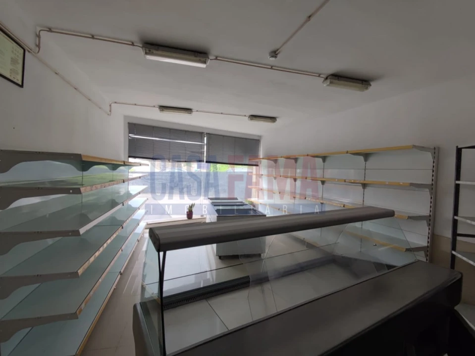 Loja para Arrendamento em Silveiros e Rio Covo (Santa Eulália) Foto 11