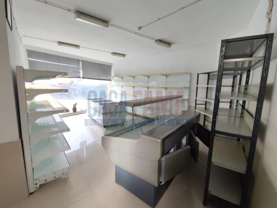 Loja para Arrendamento em Silveiros e Rio Covo (Santa Eulália) Foto 12