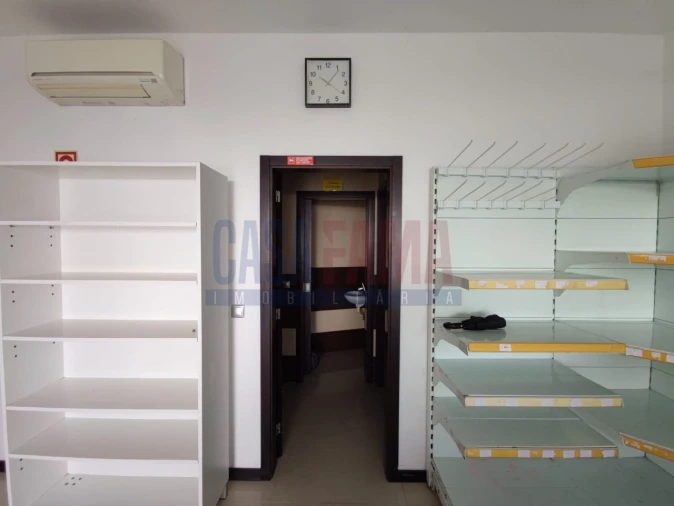 Loja para Arrendamento em Silveiros e Rio Covo (Santa Eulália) Foto 2