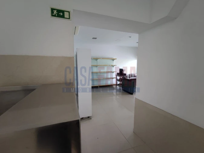 Loja para Arrendamento em Silveiros e Rio Covo (Santa Eulália) Foto 4