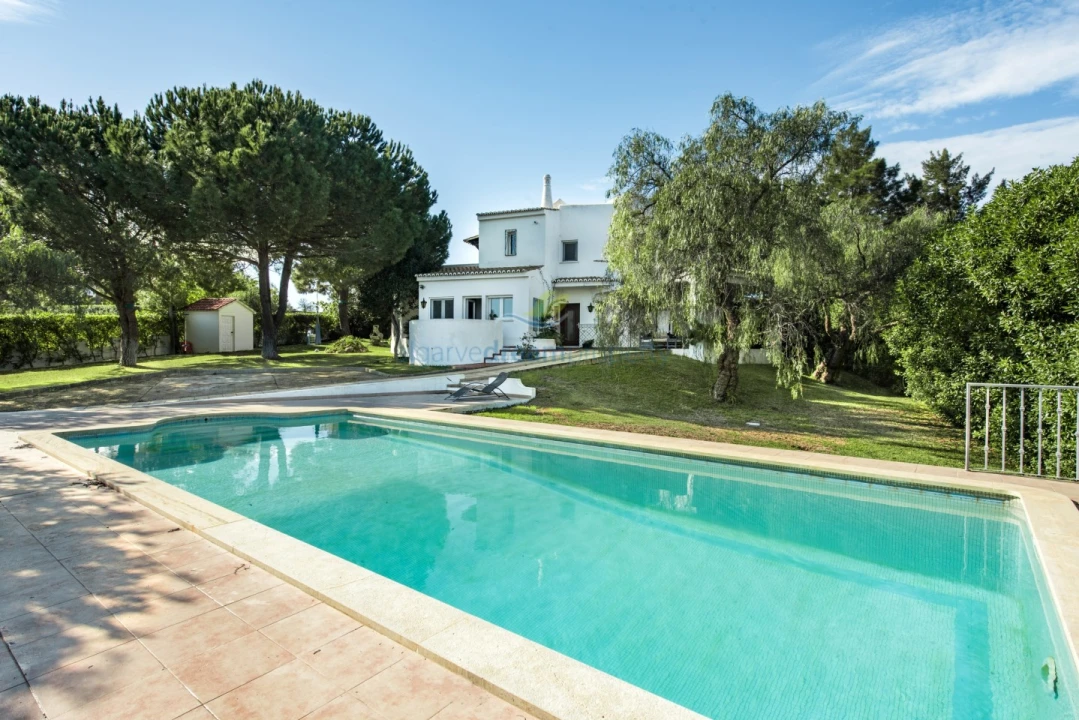 Moradia T4 para Venda em Porches Foto 1