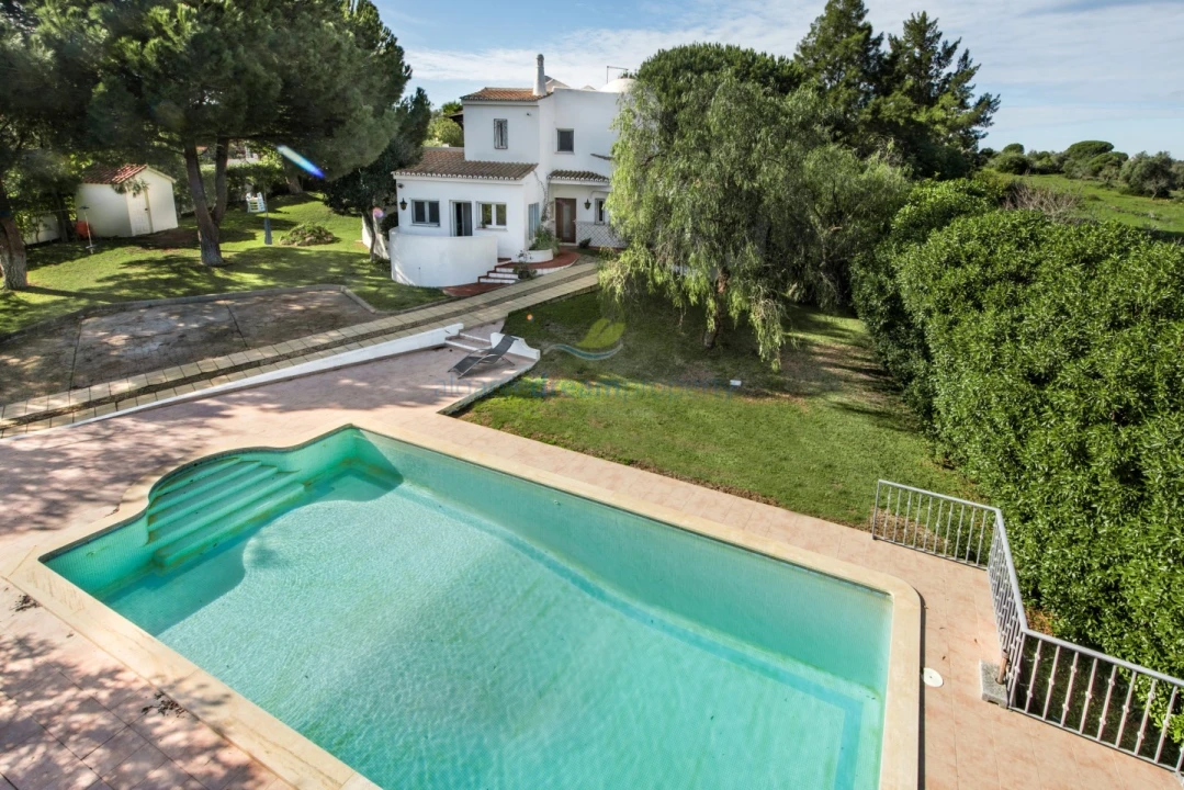 Moradia T4 para Venda em Porches Foto 4