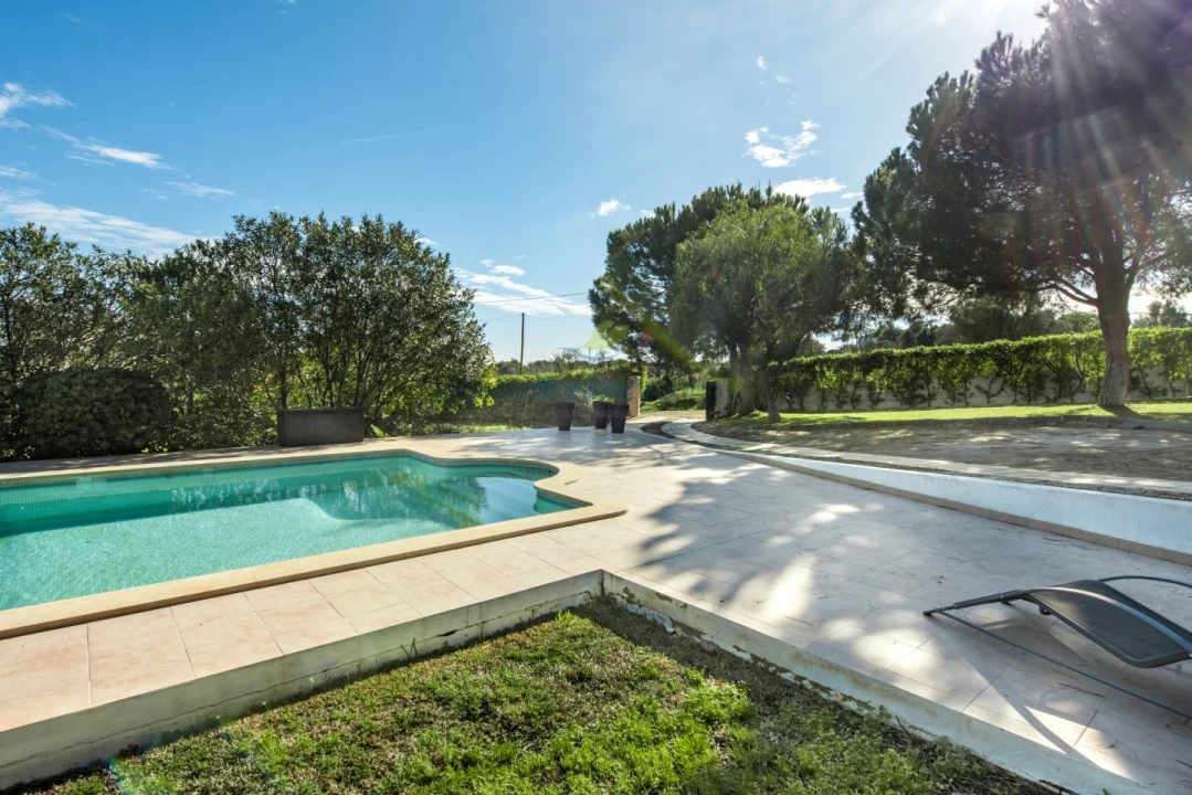 Moradia T4 para Venda em Porches Foto 5