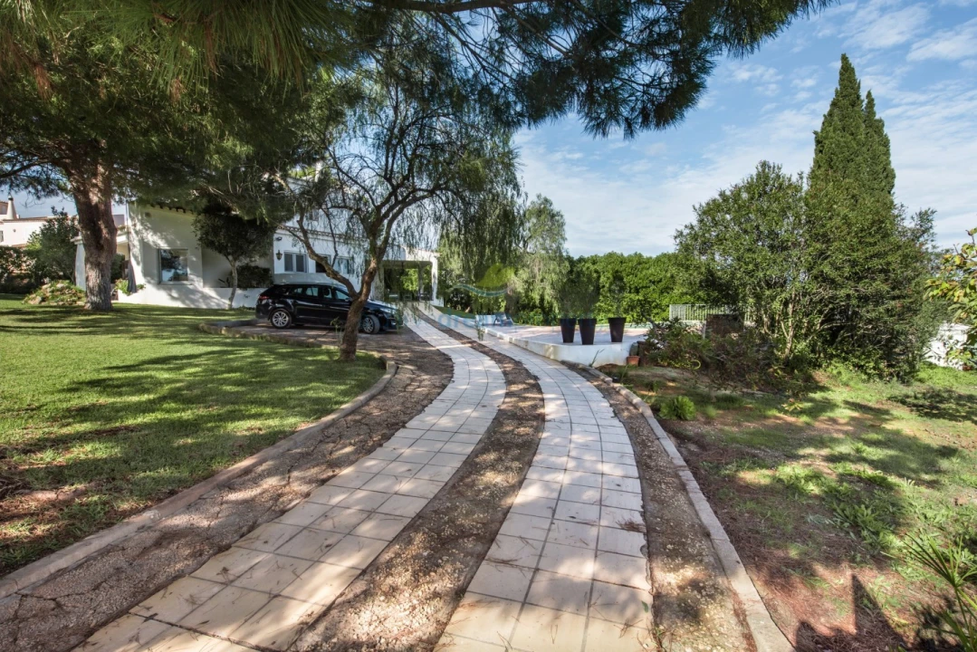 Moradia T4 para Venda em Porches Foto 9