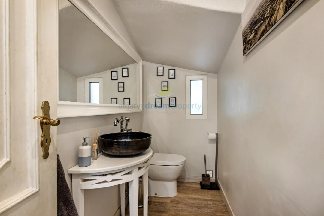 Moradia T4 para Venda em Porches Foto 46