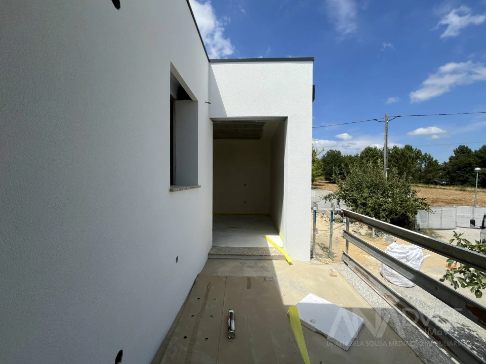 Moradia T3 para Venda em Abraveses Foto 13