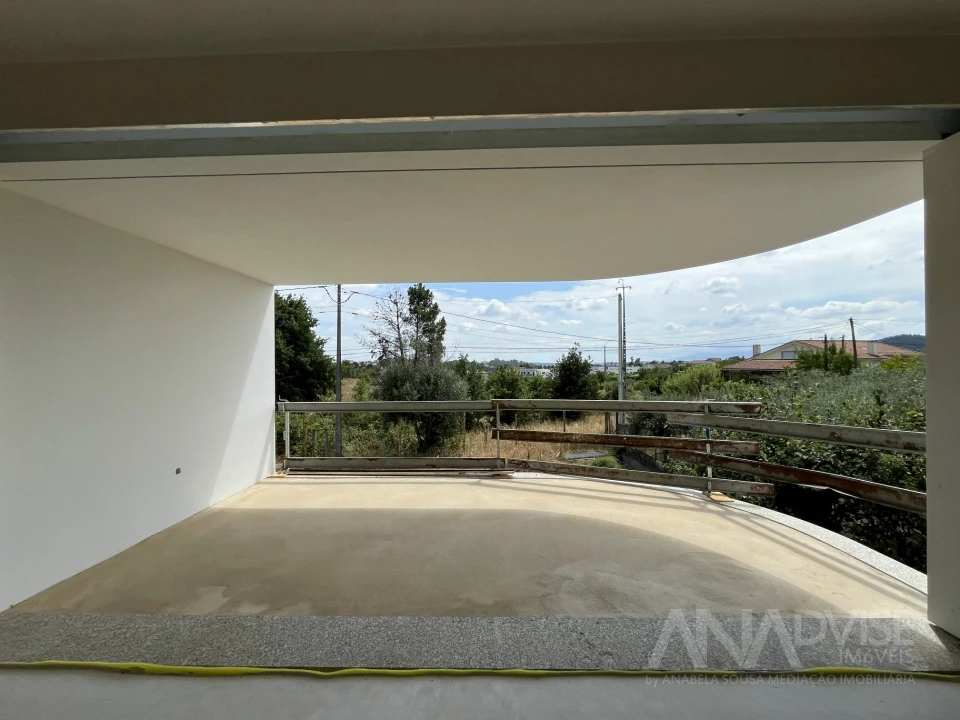 Moradia T3 para Venda em Abraveses Foto 7