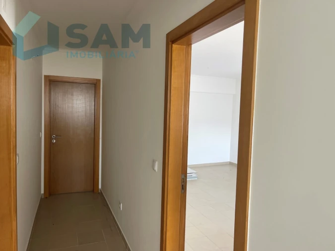 Loja para Arrendamento em São Pedro da Cadeira Foto 6